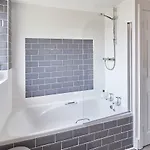 Апартаменты Host & - 2, 15 Prospect Hill