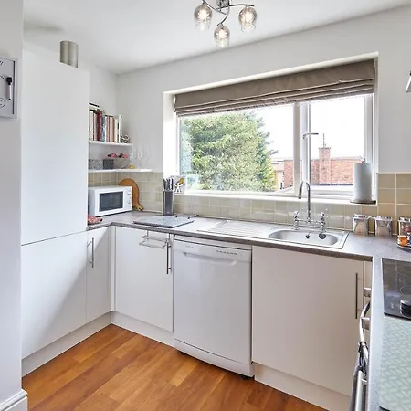 Host & - 2, 15 Prospect Hill Apartment